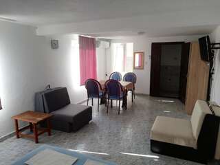 Гостевой дом Apartments & Rooms Sunset Добра-Вода Апартаменты - 1-й этаж-3